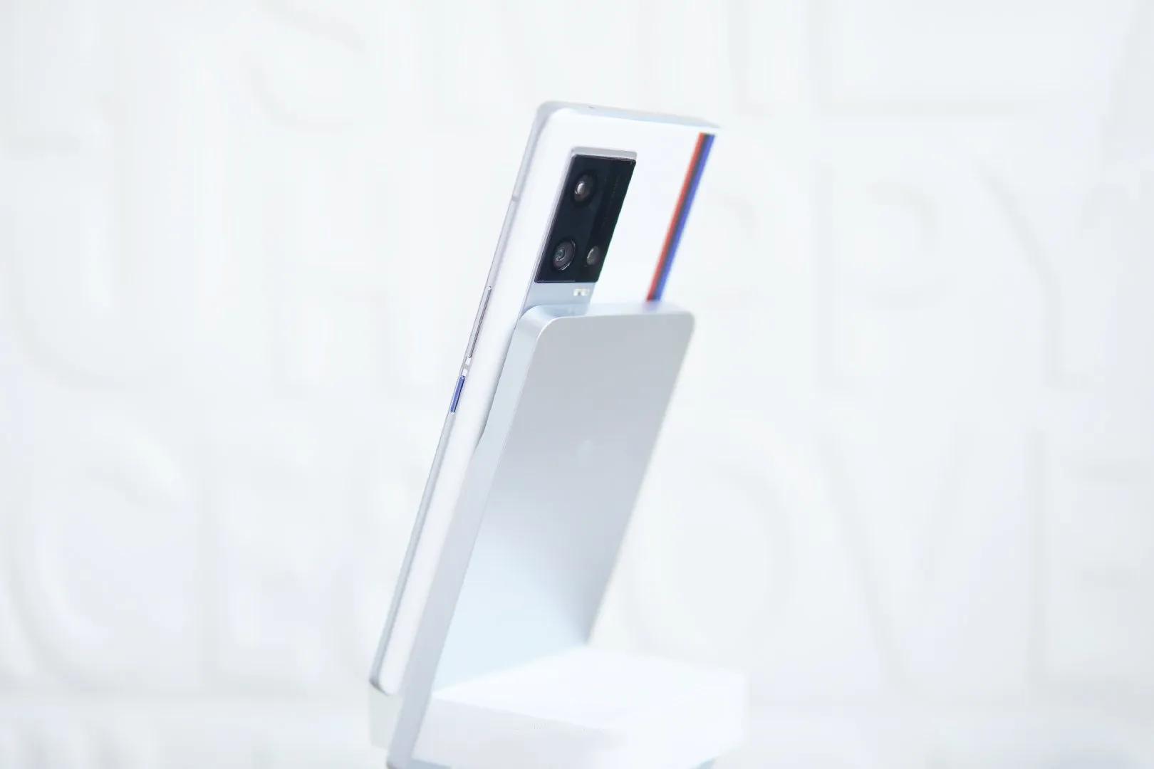 vivo X70系列定档9月来，首发自研V1芯片主力机！小米双款机型要来