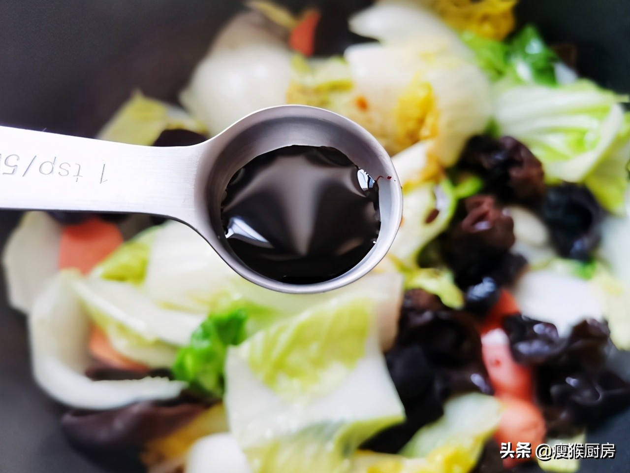 白菜炖豆腐，我家都是这样做，不加一滴水，每次上桌连汤汁都抢光-第9张图片-农百科