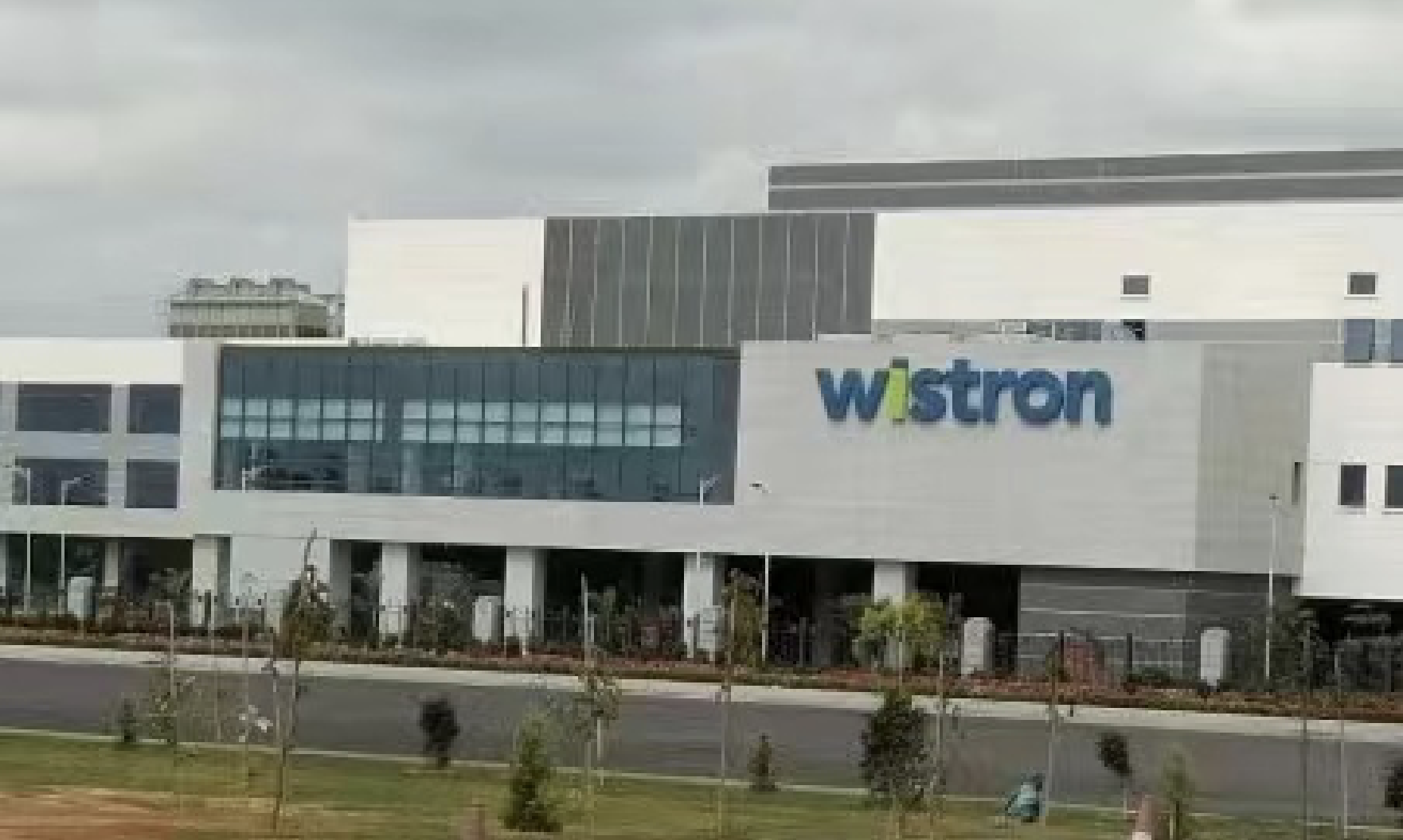 2万多部iPhone被毁！苹果印度工厂被砸，究竟是因