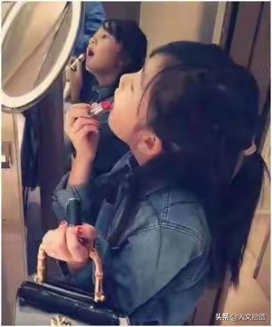 《爸爸去哪儿》播出8年后，森蝶获赞，王诗龄、黄多多因富养被嘲