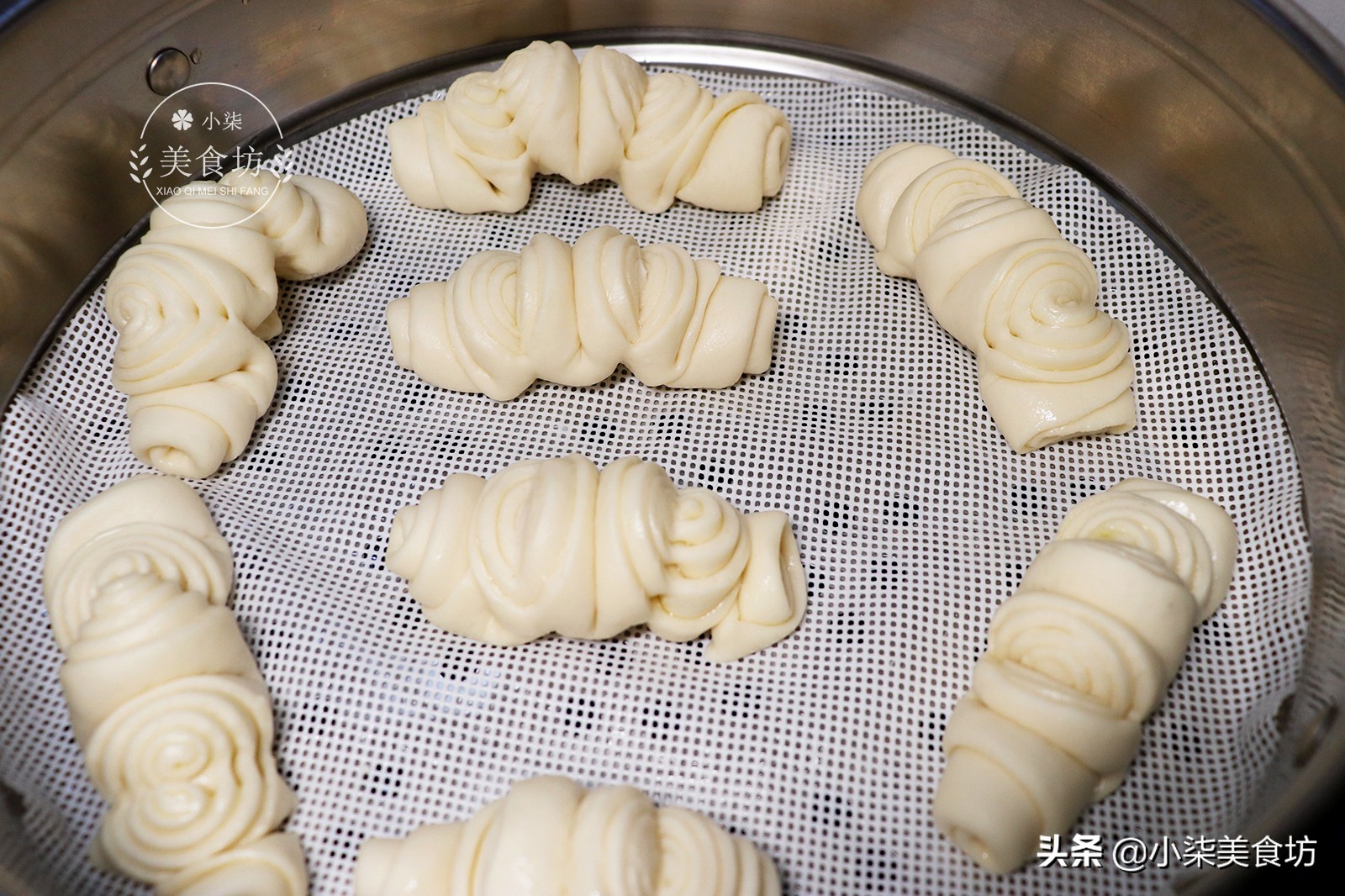 图片[13]-面粉别蒸馒头了 教你这样做非常有食欲 一卷一夹 一顿8个不够-起舞食谱网