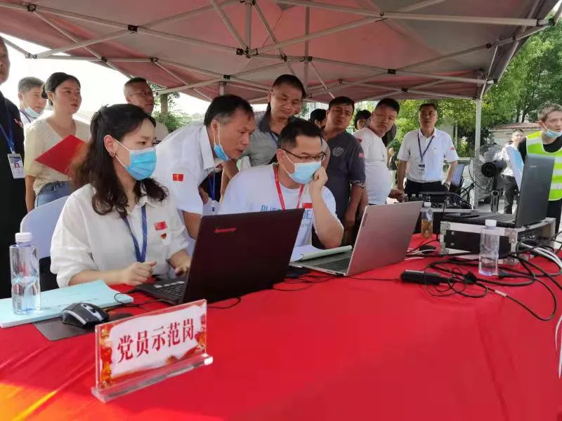 湘潭交通发展集团有限公司应急处置综合演练在湘乡汽车站内举行