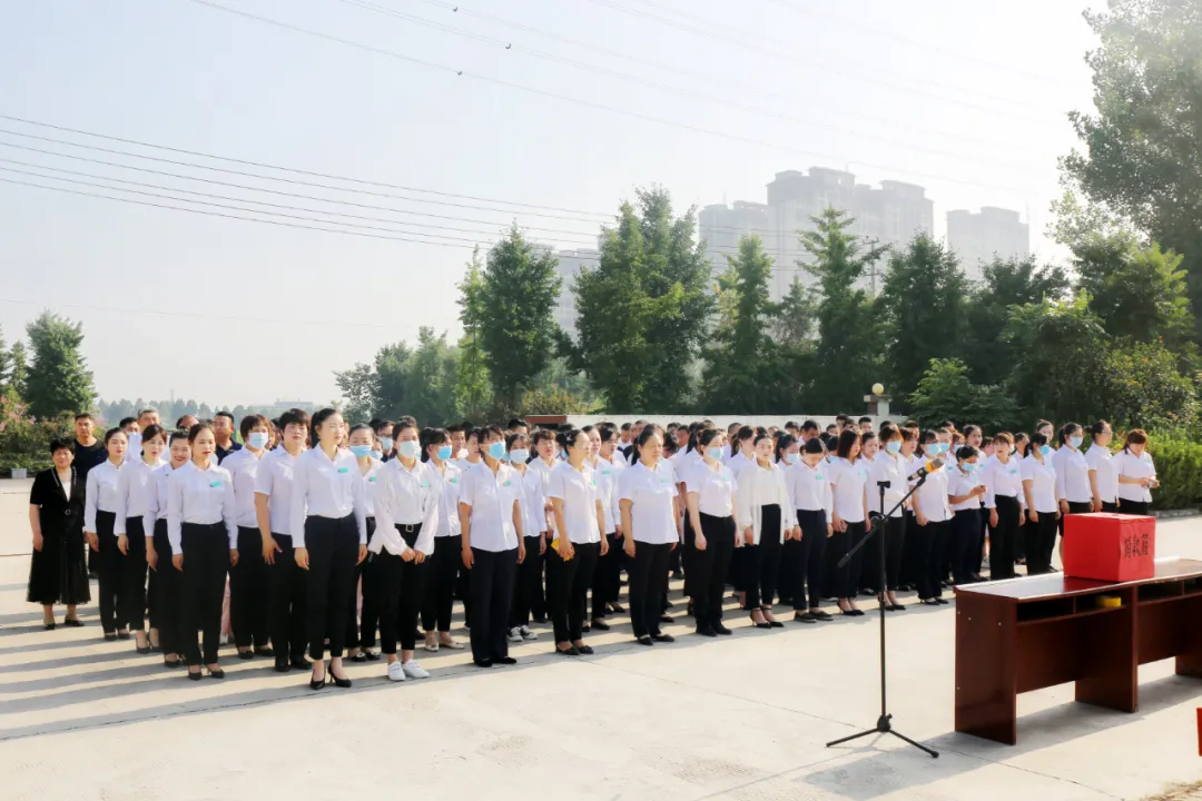 “一方有難 八方支援”河南省一順藥業(yè)舉行為災區(qū)人民捐款活動