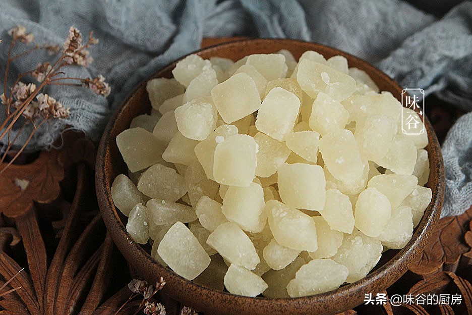 柚子皮是好寶貝，別再扔掉了，做成小零食清香甘甜，全家都愛吃