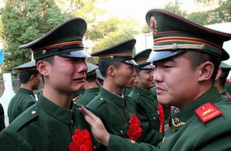 1985年百万裁军，很多部队领导不服，邓小平：头头不通调头头