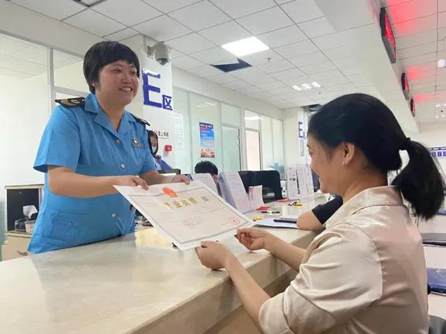 泸州叙永发出四川首张食品经营（仅销售预包装食品）营业执照