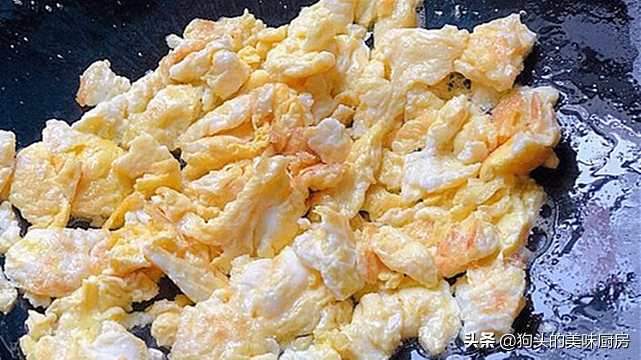 最爱素包子的这个馅，颜色翠绿不发黄，香而不腻，清淡美味吃不腻