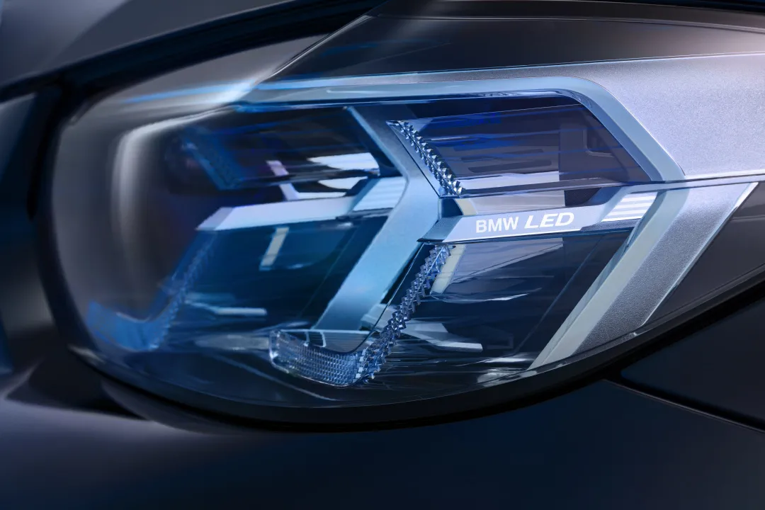 新BMW iX3 | 焕然一新,「i」不释手
