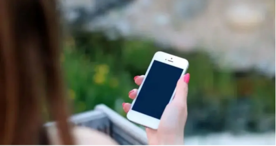 国家终于出手了，一个都跑不了，三大运营商必