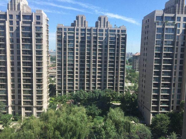 人人都说房子卖不动，为何一开盘就被抢购一空？里面藏这么多秘密