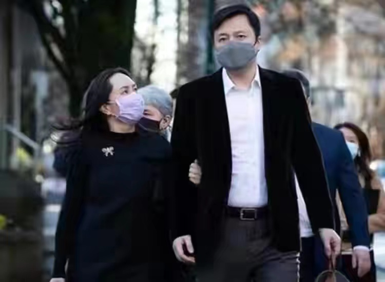 孟晚舟获释感恩祖国，丈夫三年不离不弃，妹妹姚安娜也发文庆贺