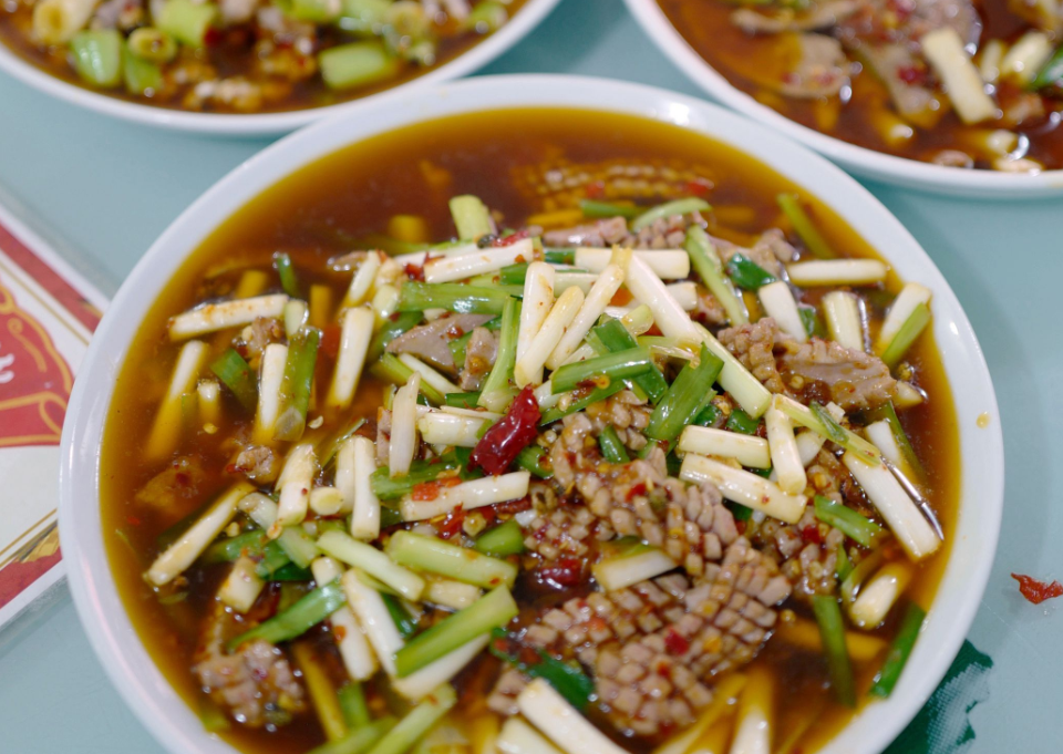 藏在自贡小镇上的小菜馆，40多年只卖3个菜，却引来全国各地客人