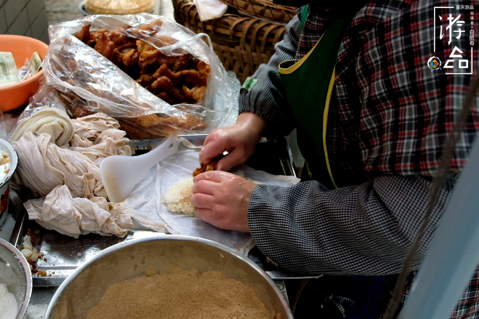 重庆人儿时的味道：软糯香甜的糯米团，麻香四溢的糍粑块