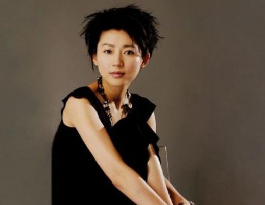 她30岁成优秀央视主持人，今51岁近照曝光，网友