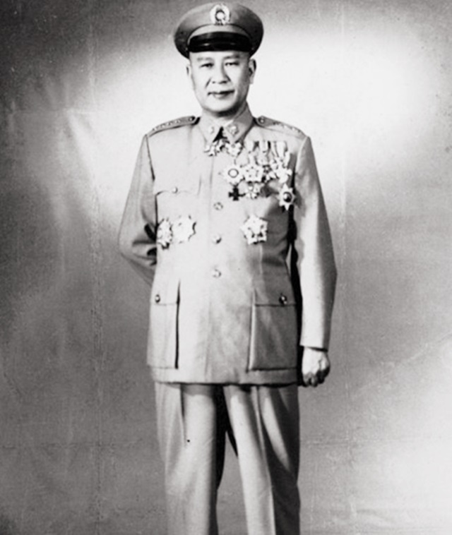 1966年白崇禧被发现死在家中，浑身发紫，照顾他的护士消失不见