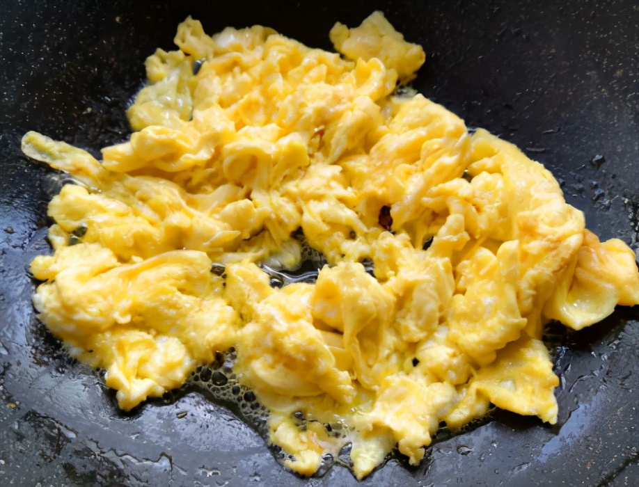 图片[4]-洋葱毛豆炒鸡蛋的做法步骤图 孩子常吃补钙、增体质-起舞食谱网