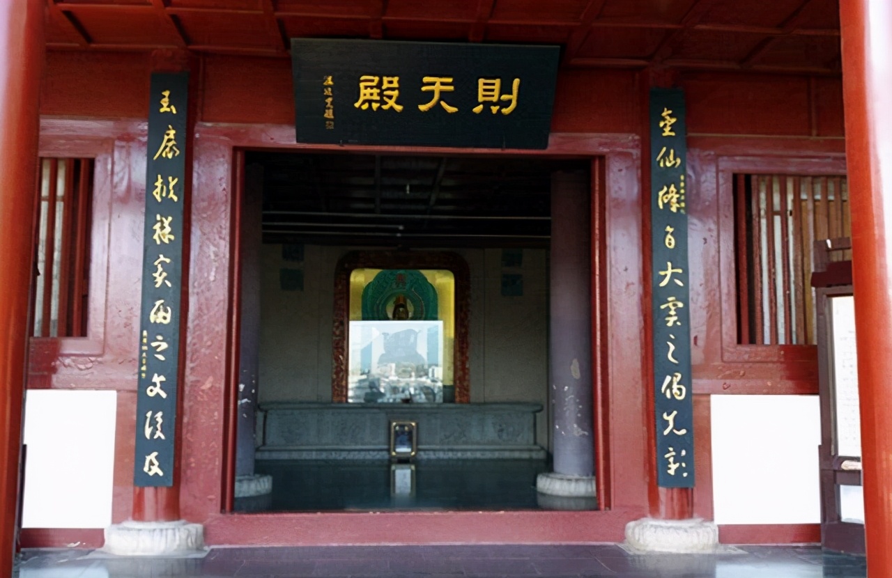 广元传奇：“川主庙”原本祀李冰，后成武氏“皇泽寺”