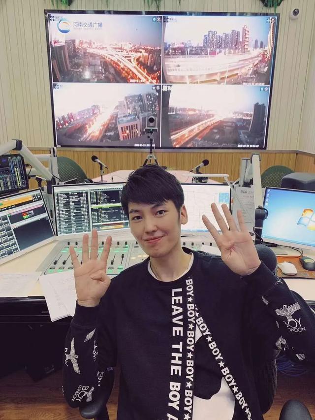 河南电台主持人辞职当“网红”，经历的不只是