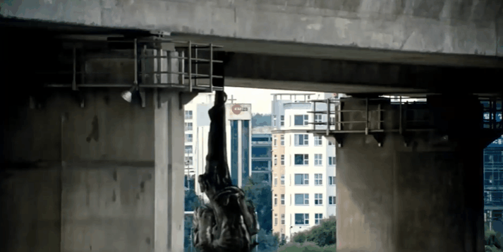 变异怪兽伤人，竟是甲醛害的？《汉江怪物》揭