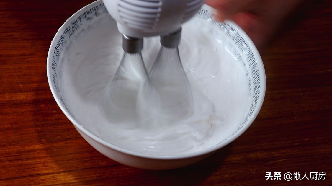 這是棉花糖的簡單做法，只需要4種食材，還可做雪花酥、牛軋糖