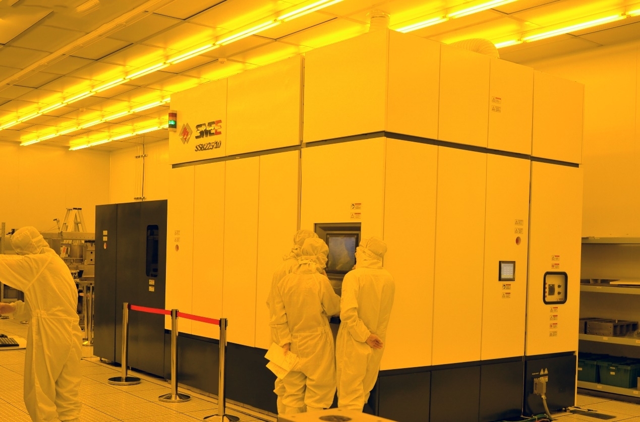 中企刚宣布突破28nm，ASML就急着喊愿意“打折”