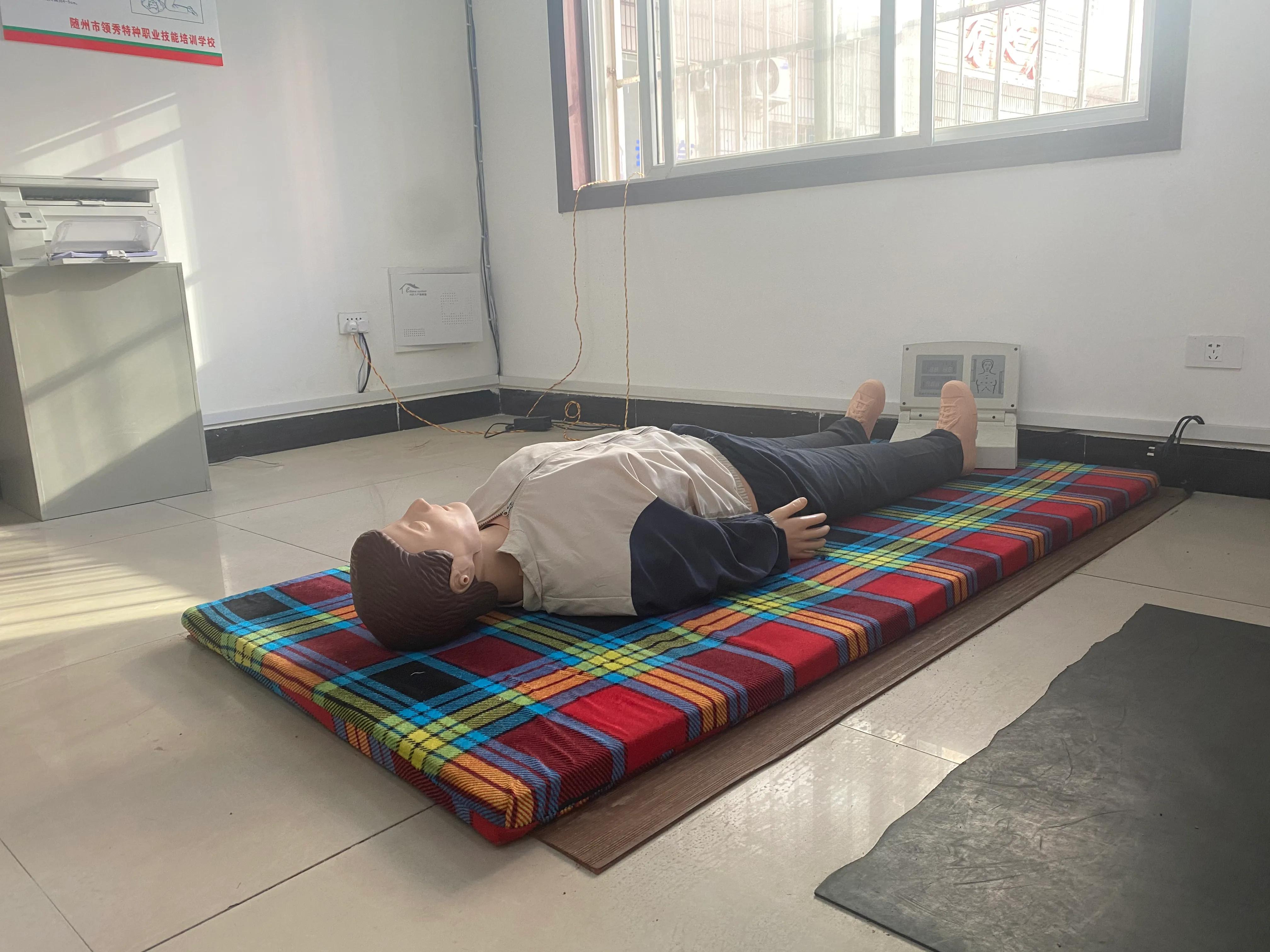 ÷�����Կຮ�� һ��������������ְҵ������ѵѧУ��չ��ʵ