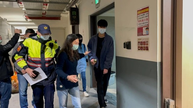 女歌手墜樓亡，手機通話內容曝光，其母只差20分鐘便可救她一命