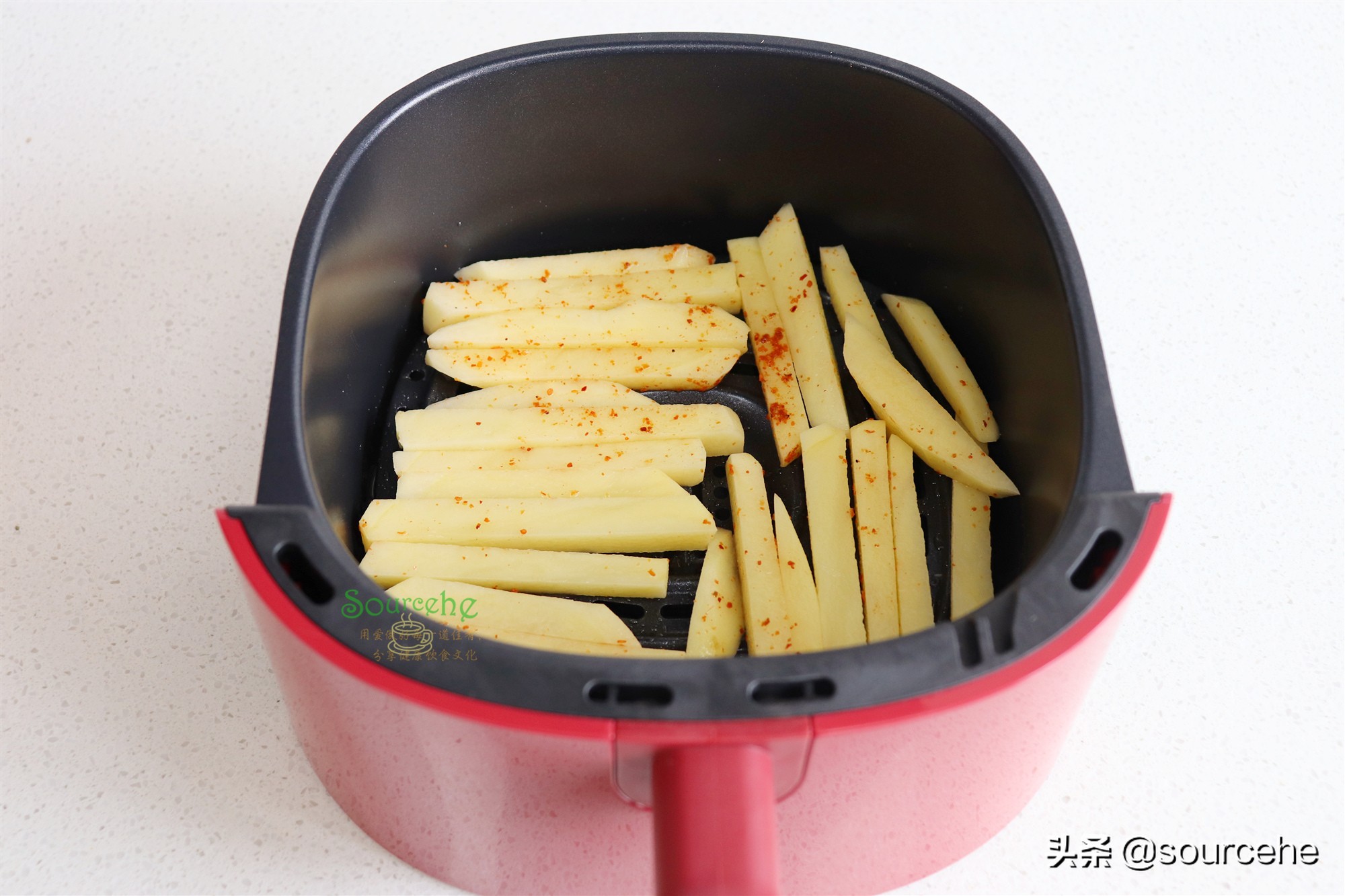 放暑假了，孩子想吃炸薯条不用买，在家简单实惠，比麦当劳还酥脆