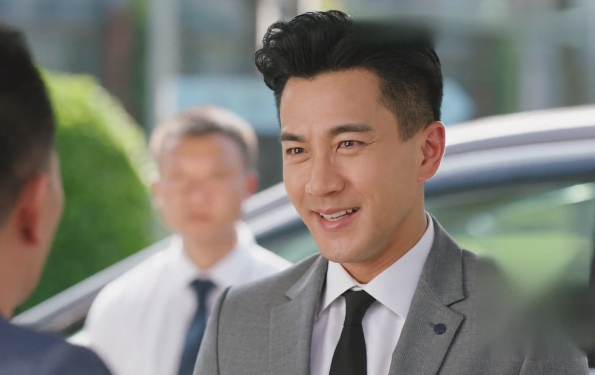 40+男星搭档年轻女星演戏：李晨勉强能看，陆毅