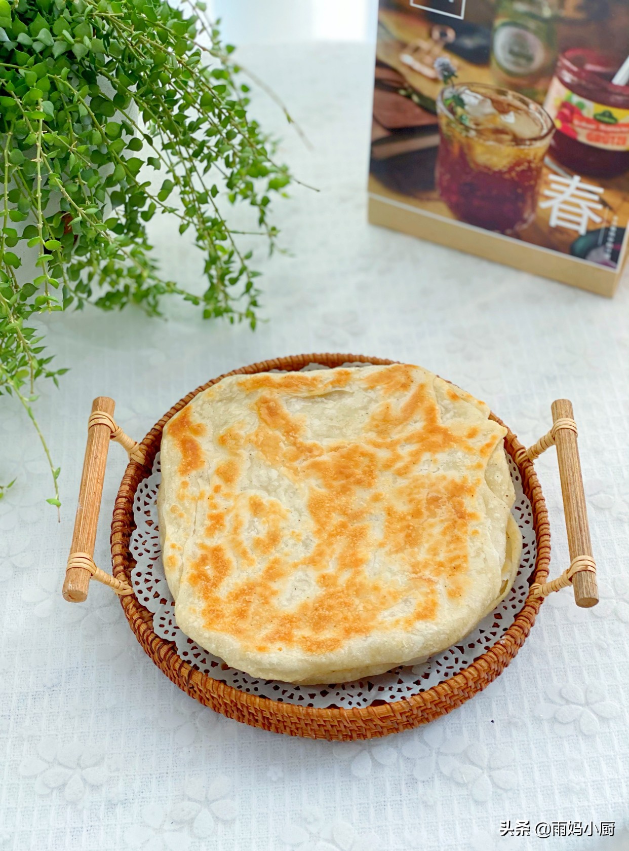 教你椒鹽油餅家常做法，外酥里香層次分明，咬一口香酥掉渣