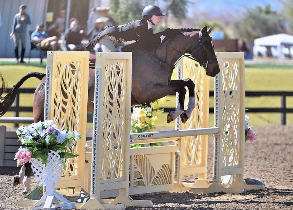 吴彦祖携妻复刻20年前恩爱旧照，为43岁Lisa庆生，自侃发量变少