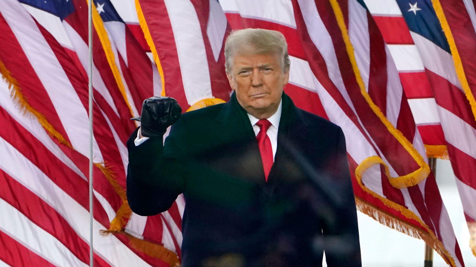 美國越亂中國越穩，特朗普令西方加速衰落，不愧是美利堅終結者