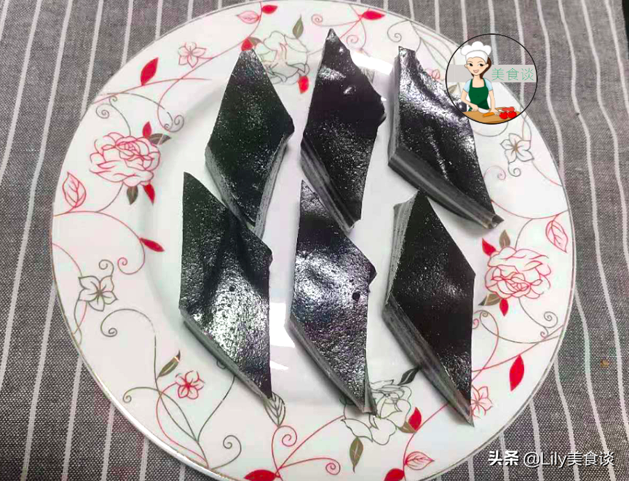 夏天，这蒸糕常做给家人吃，一拌一蒸，爽滑筋道香甜，营养不上火