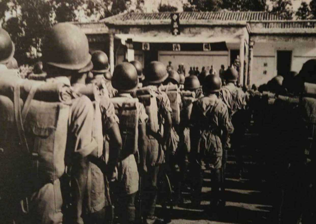 只有粟裕敢！解放战争中仅一次，我军同时对付