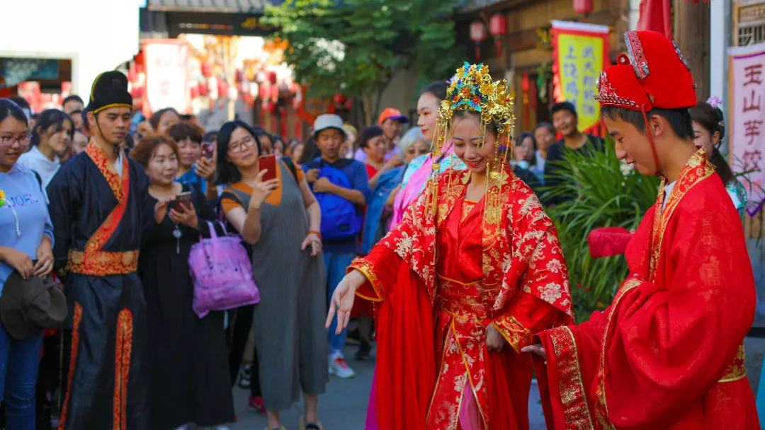 带上这份秋季攻略，玩转精彩纷呈的婺源梦里老家