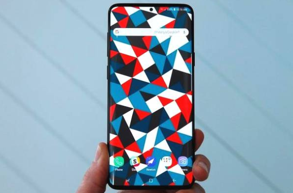 三星Galaxy S10外型图曝出 屏下摄像头 骁龙处理器8150