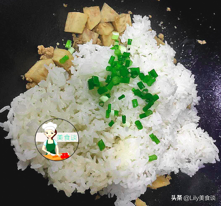 米飯此做法實在太香了，兒子一頓能吃2大碗，製作簡單，營養實惠