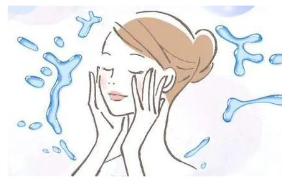 日常护肤常见的5个误区：面膜随便敷、只补水不锁水，都是无用功