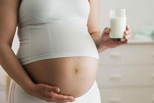 孕妈喝牛奶，竟然也讲究？