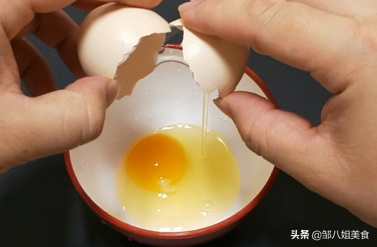 煮荷包蛋​，不要水開馬上下鍋！ 教您正確做法，完整不散，鮮嫩好吃
