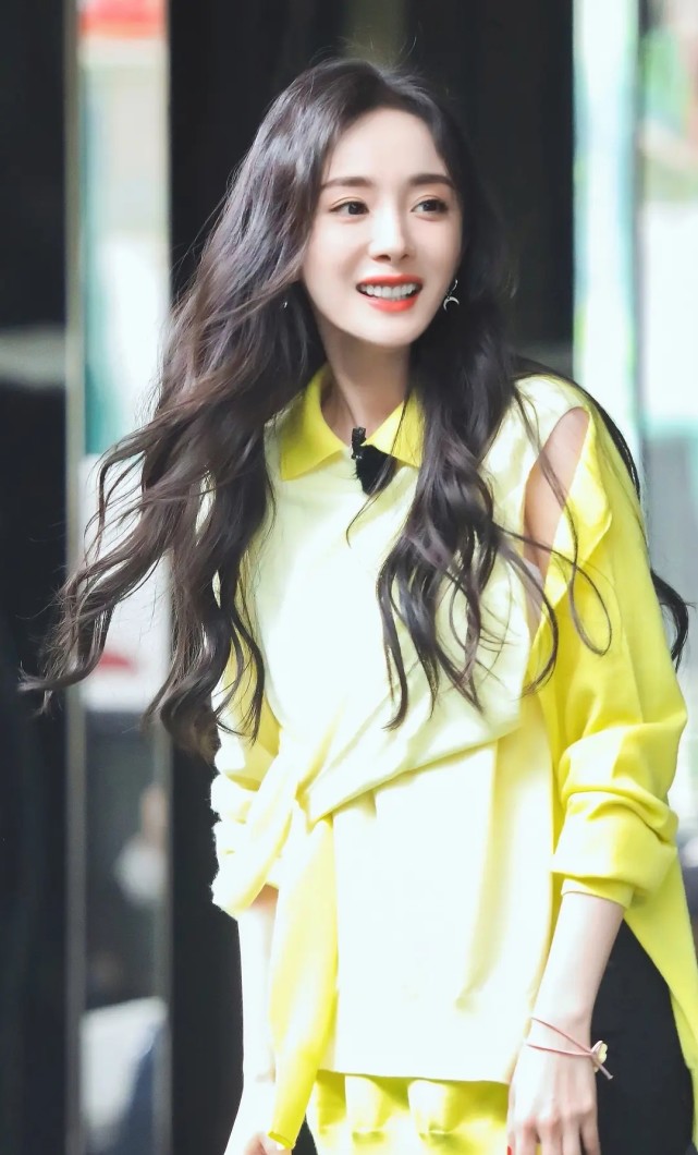 " escape closely 3 " honored guest list exposes to the sun piece: 6 people build up, yang Mi Zhang Xiaofei 2 flowers cooperate eventually