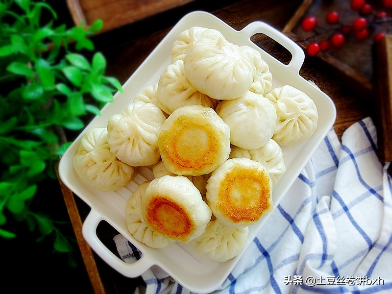 秋天，这馅做包子就水煎，暄软焦脆又营养，几天不吃就馋得慌