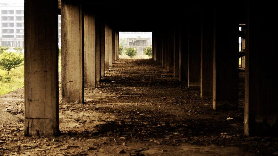 烂尾楼之殇：开发商拖欠数亿工程款，业主500万