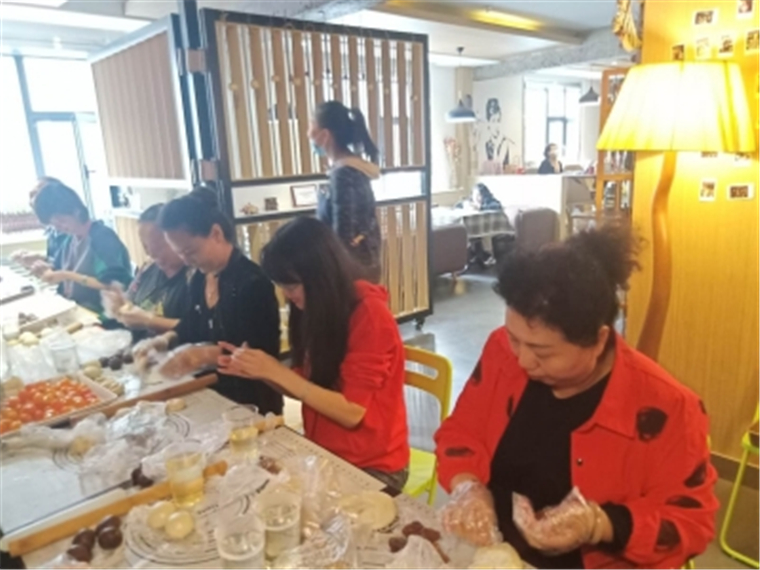 兰州：中秋近 佳节氛围渐浓