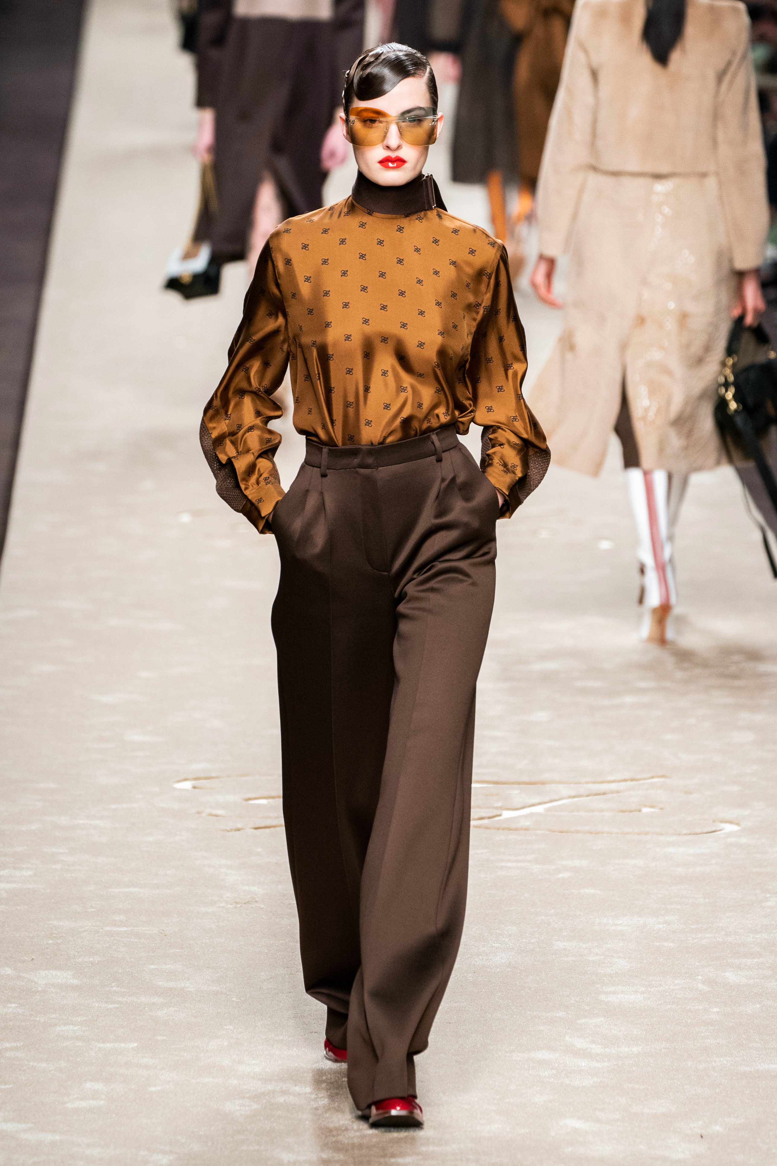 米兰时装周│Fendi 2019秋冬-老佛爷为fendi设计的最后一场秀