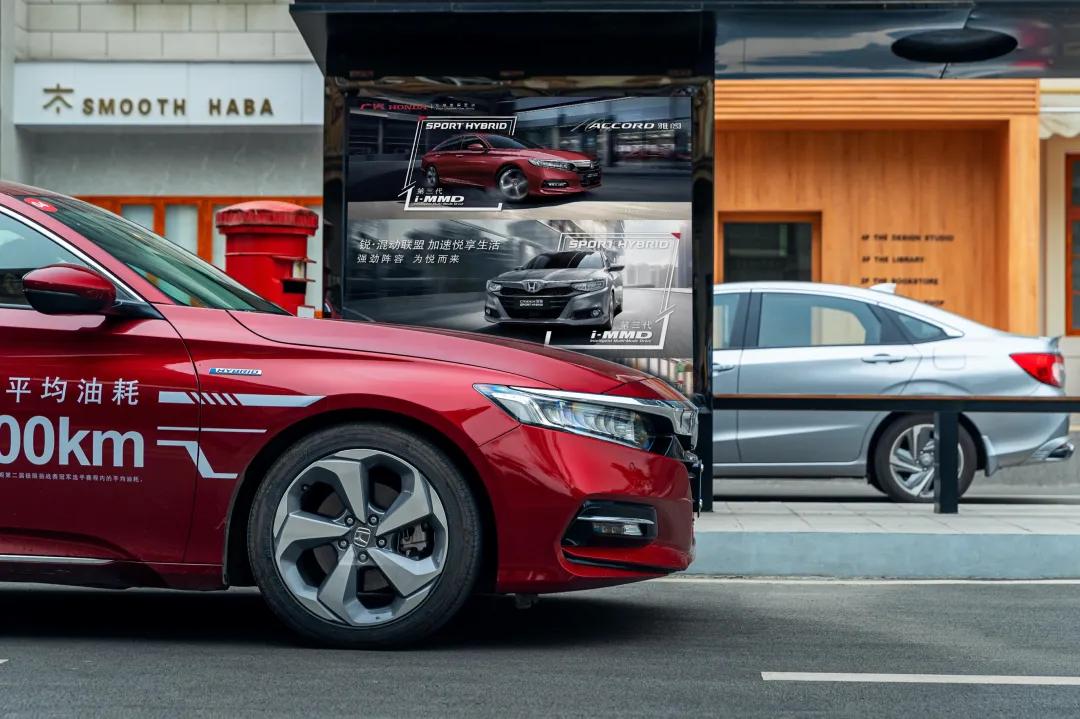 这款日系MPV车重超过两吨，百公里油耗却不到6L