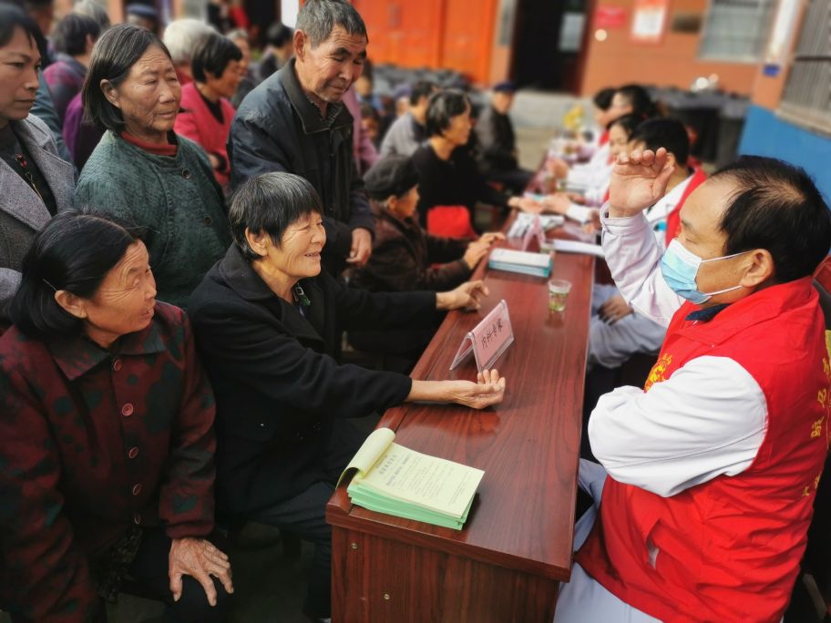 市中医院健康促进  弘扬中医药文化 为实现全民小康不懈努力
