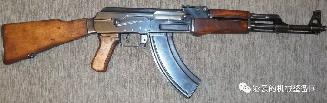 为什么AK-47退役得早？因为AKM更好啊