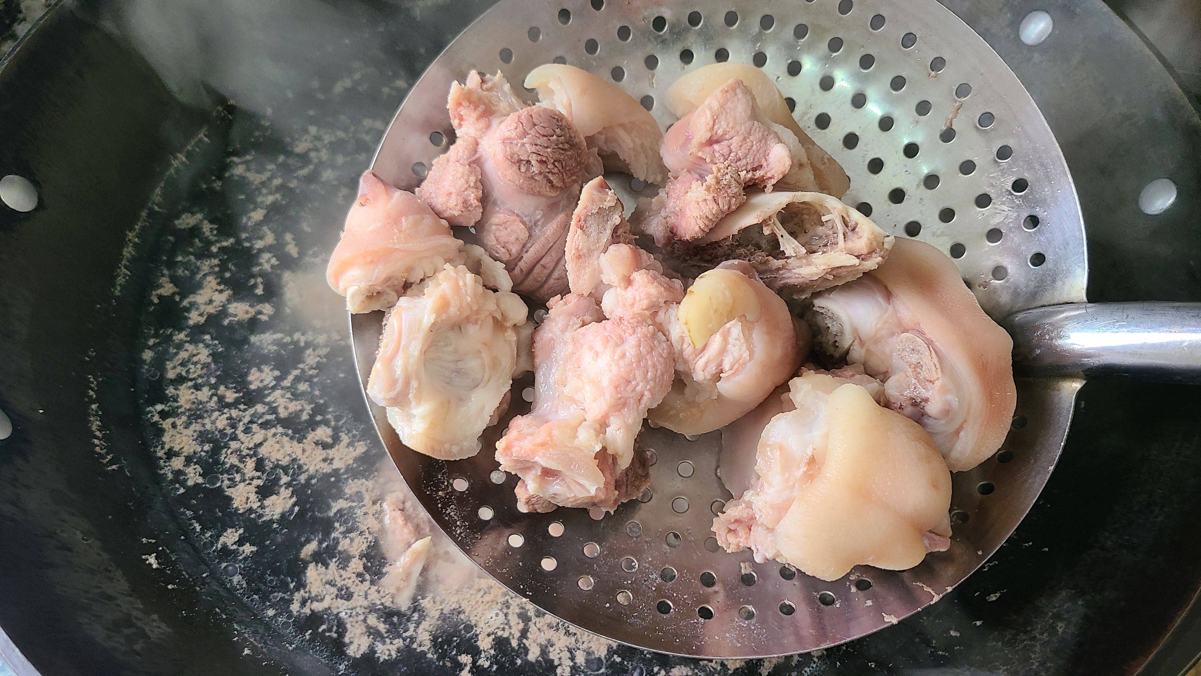 酱焖猪脚，教你这个广东做法，好吃美味，每次做都很下饭