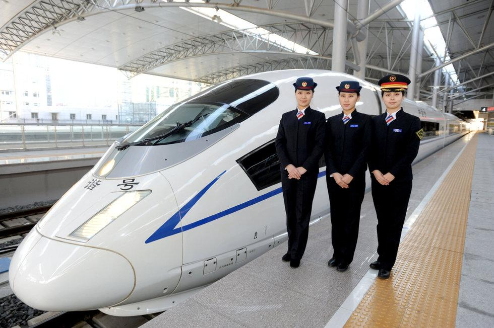 每天亏5亿，专家高呼14亿人养不起，中国为何还要持续建高铁？